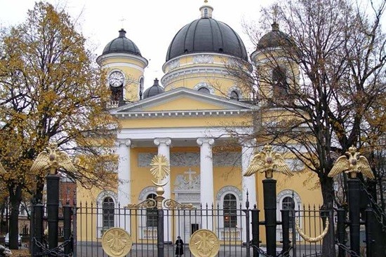 церковь весна фото