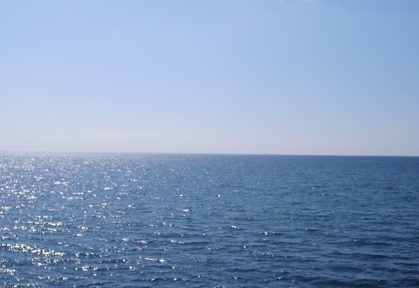 море